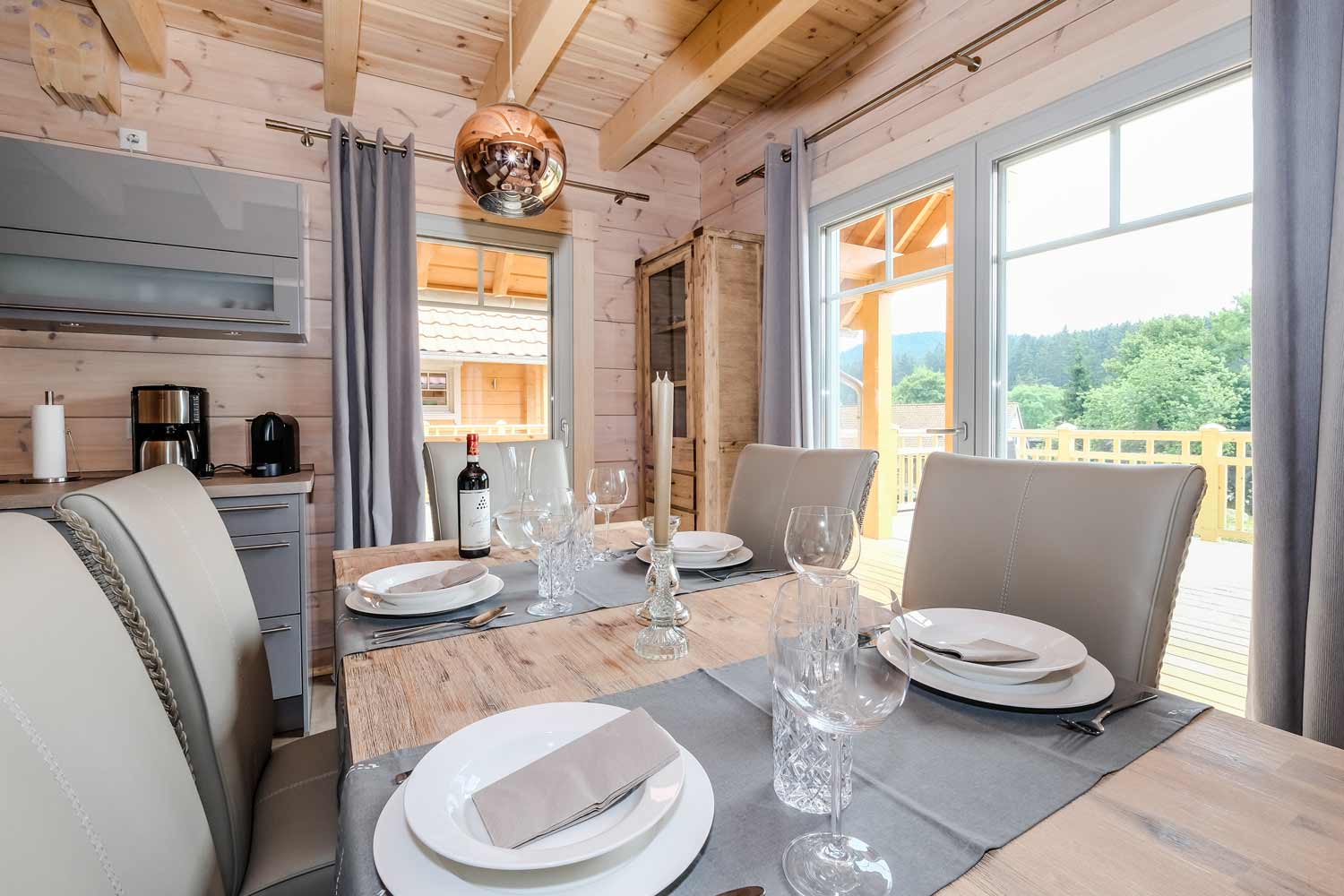 Lodge Einklang – Küche und Essbereich