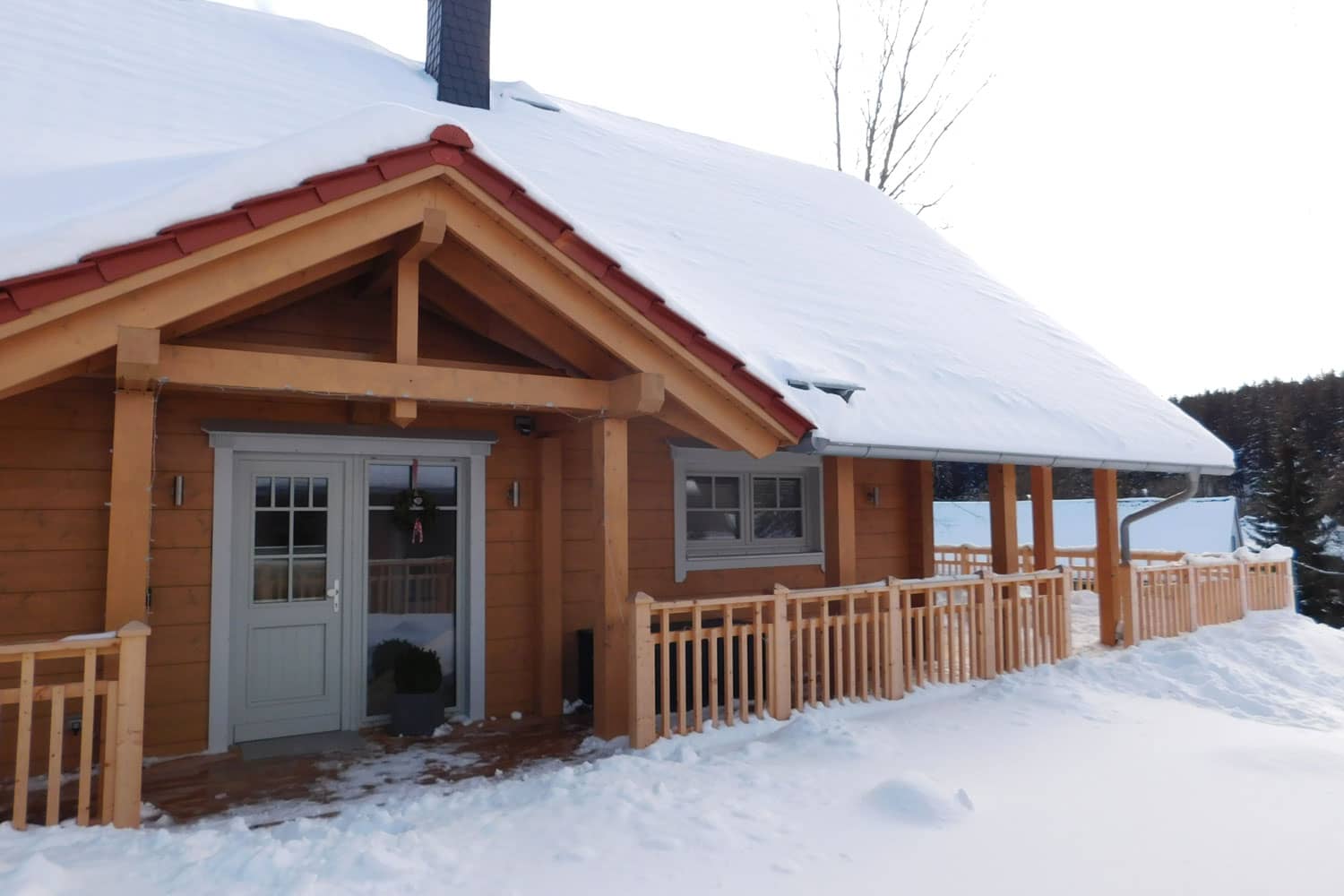 Lodges im Schnee, Bild 1