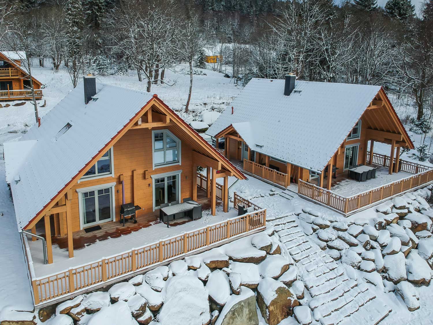 Die BergwaldLodges im Schnee